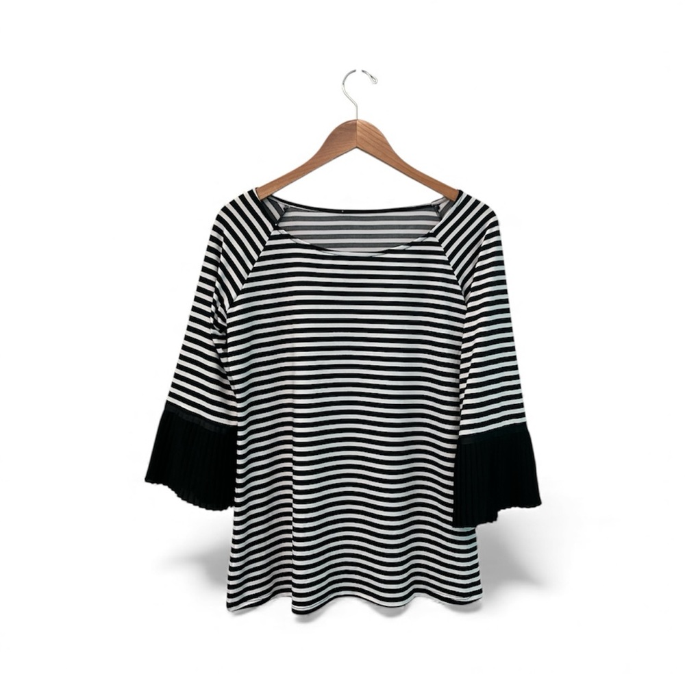 🌷3/$15🌷 Striped shirt